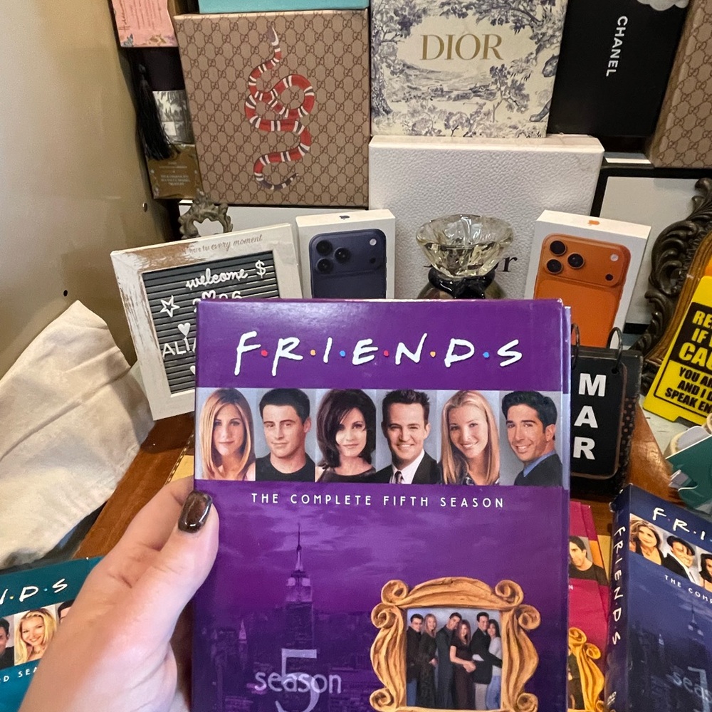 Friends dvd - Picture 3 of 8